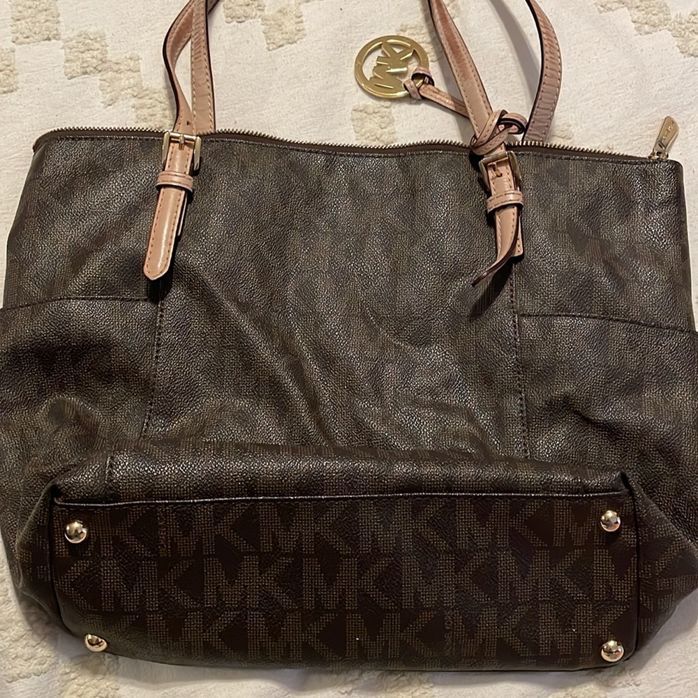 Michael kors purse - Picture 2 of 4